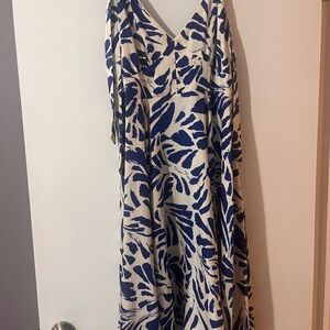 Elegant Blue and White Patterned Dress